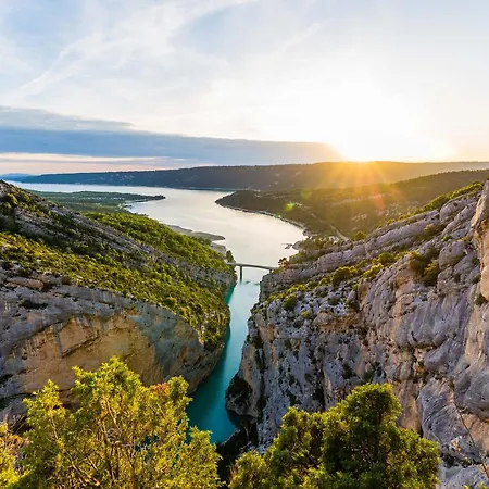Le Panoramic - Votre Au Coeur Des Gorges Du Verdon Hotel 2*